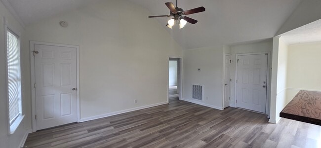 Building Photo - 137 Wagon Trail