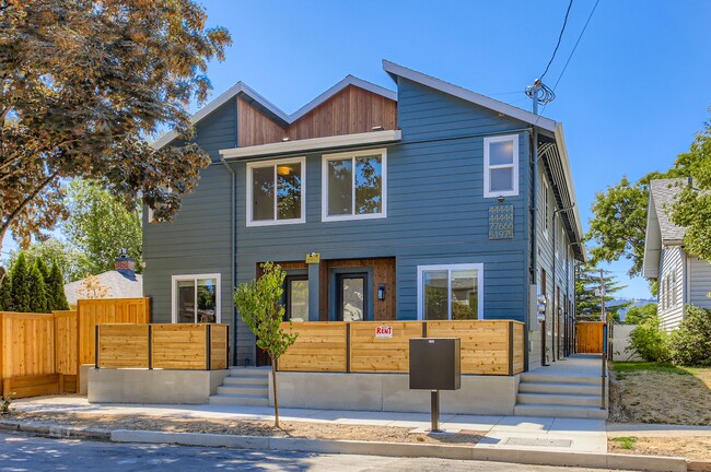 Building Photo - 4473 SE 28th Pl