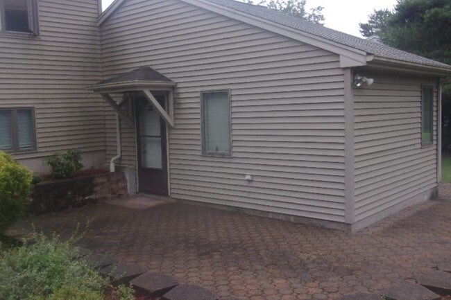 Foto del edificio - 239 Thistle Ln