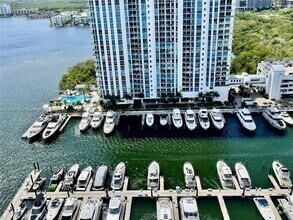 Building Photo - 17301 Biscayne Blvd