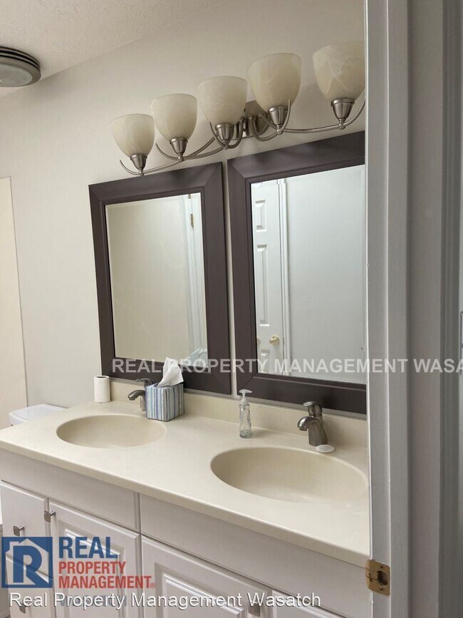 Building Photo - 4 br, 2 bath House - 1213 W Crystal River Dr