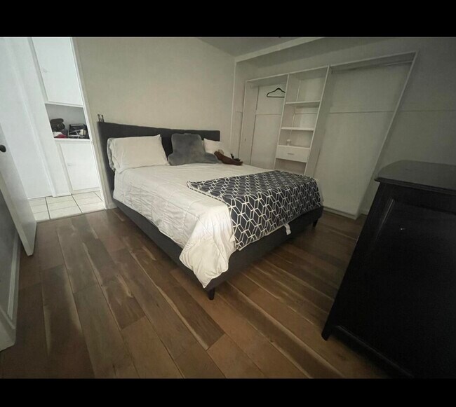 Foto del edificio - 42855 Yew St