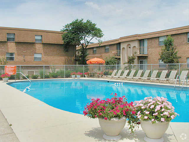 Piscina - FOUNTAINS AT CARONDOLET