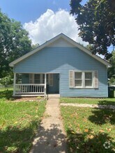 Building Photo - 1424 Live Oak St