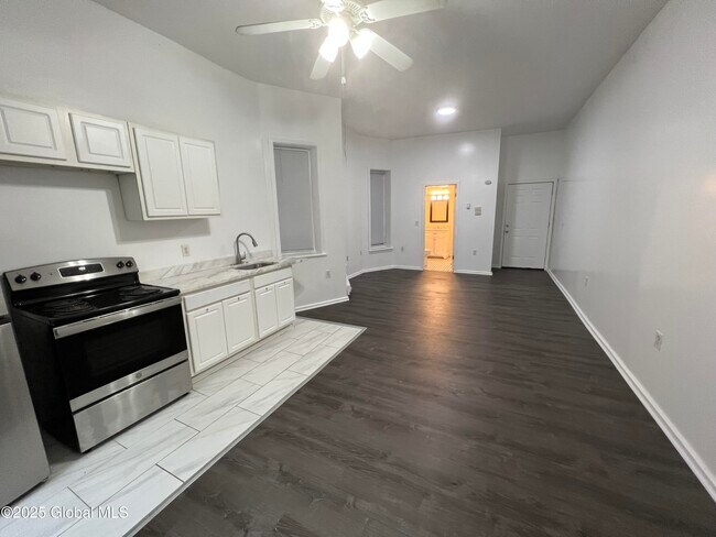 Foto del edificio - 150 4th St