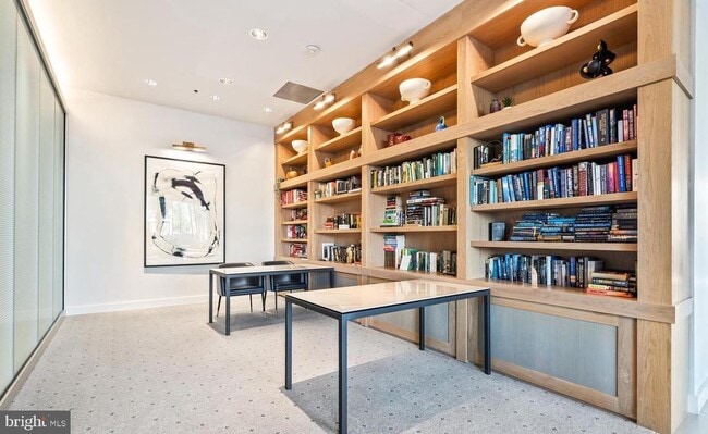 Foto del edificio - 5750 Bou Ave