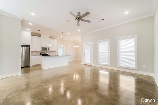 Building Photo - 121 Shelby Mae Cir