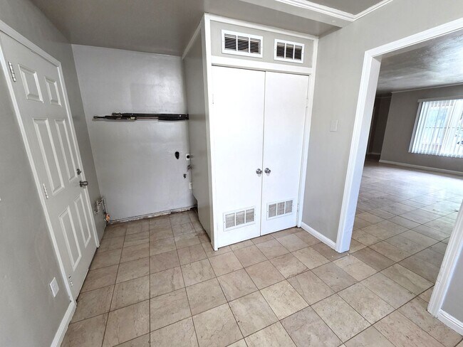 Foto del edificio - 4 Bedroom 2 Bath Home