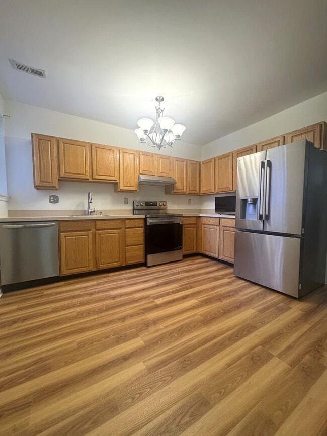 Building Photo - 3BR/1.5BA Historic Townhouse in the Heart of Shaw with Parking