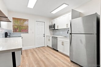 Building Photo - 2889 SW 19th Pl
