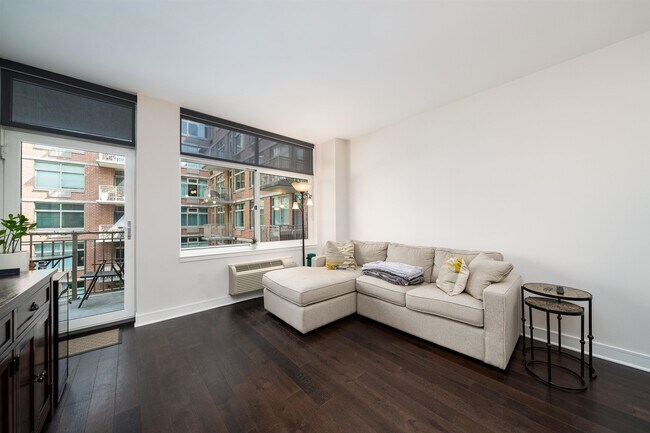 Foto del edificio - 1450 Washington St