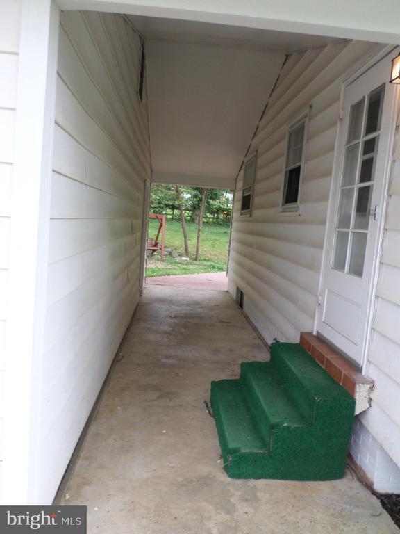 Building Photo - 500 Meadow Ln SW