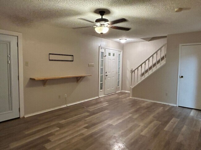 Foto del edificio - Charming 2 Bed, 1.5 Bath Townhouse in Lafayette!