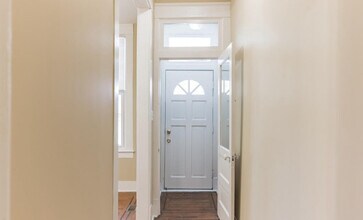Building Photo - 3014 Clifton Park Terrace