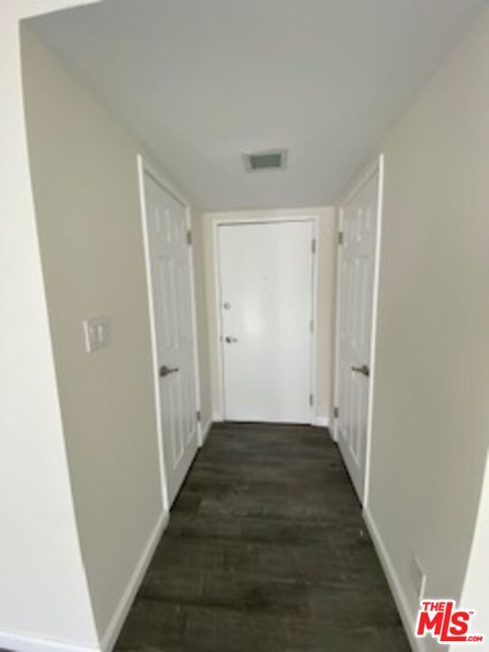 Foto del edificio - 7045 Hawthorn Ave
