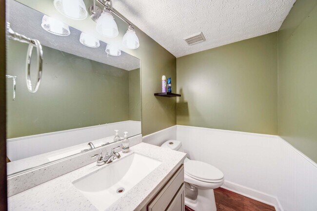 Foto del edificio - 964 Charleston Way Dr