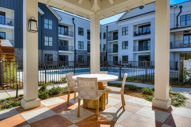 Building Photo - Parkside
