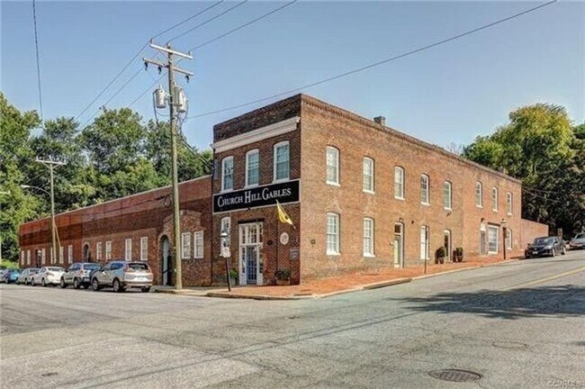 Foto del edificio - 2418 E Franklin St