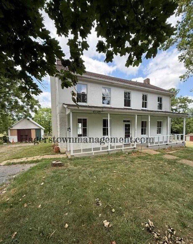 Foto del edificio - Farmhouse in Clear Spring