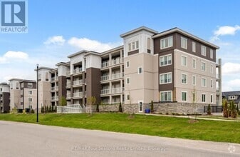 Building Photo - 5-415 Spooner Cres