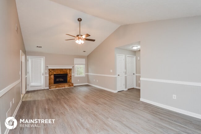 Building Photo - 185 Woodcrest Dr