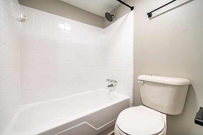 Building Photo - Mountain Place