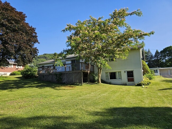 Building Photo - 135 Nittany St