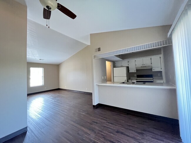 Foto del edificio - Lakewood Court Apartments