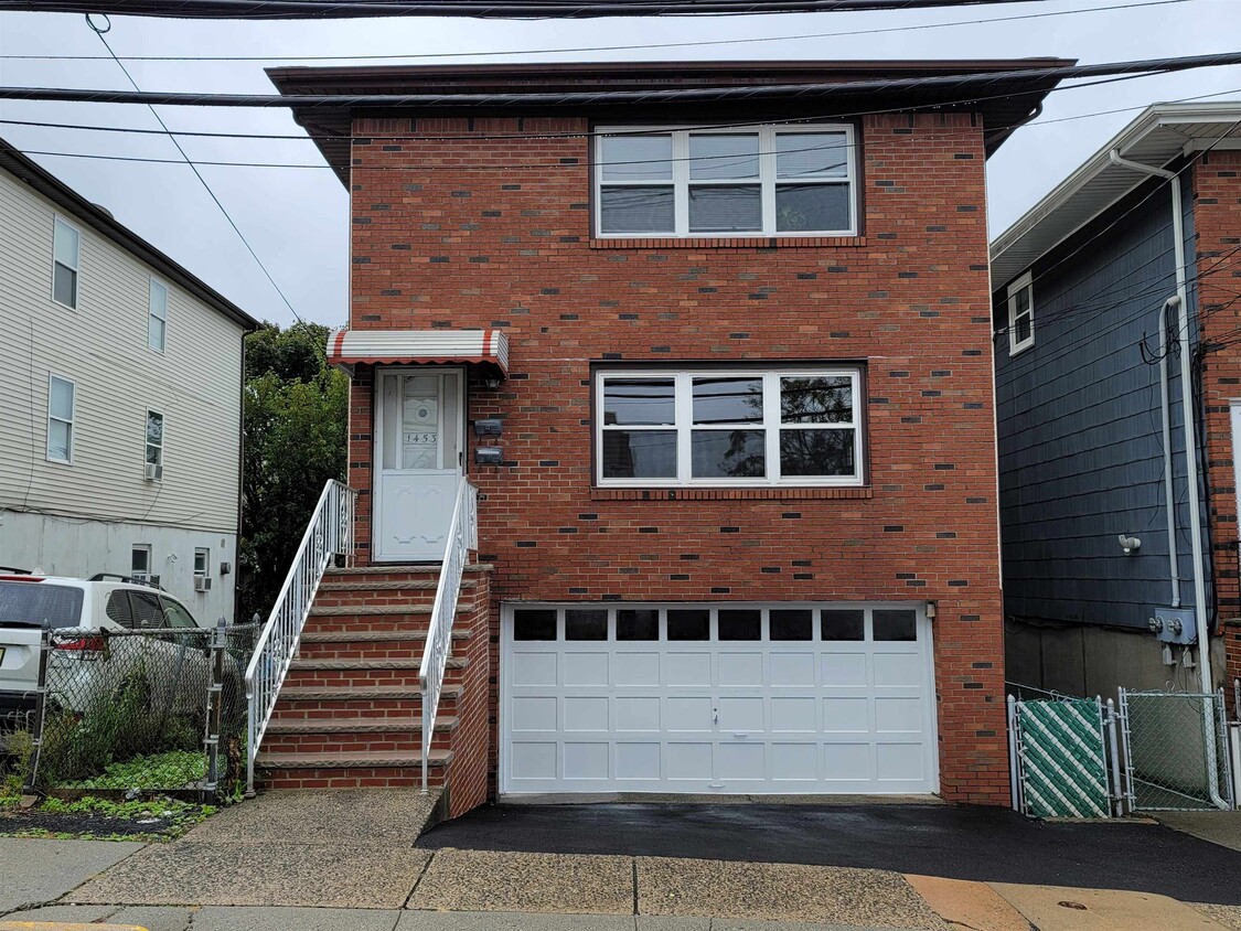 Primary Photo - 1453 72nd St