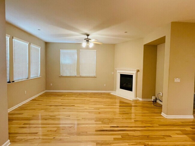 Foto del edificio - 4059 Innovator Dr