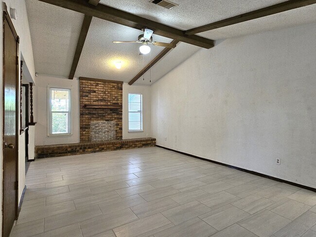 Foto del edificio - 1/2 off first FULL month's Rent! (Short Te...