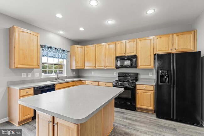 Foto del edificio - 9343 Morning Walk Dr