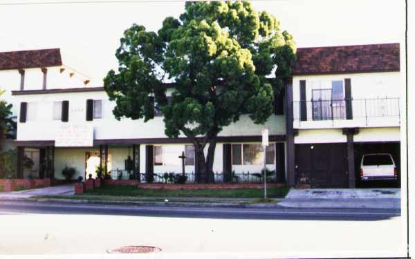 Building Photo - Encanto Apartments
