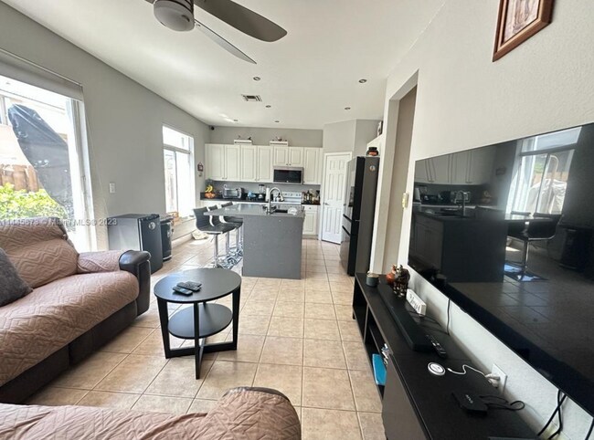 Foto del edificio - 11250 NW 56th St