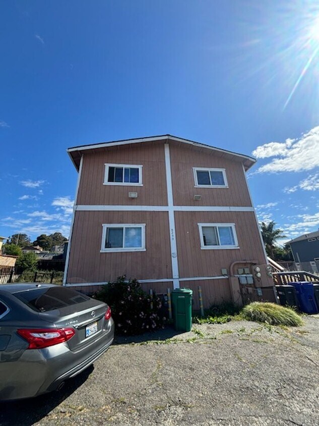 Foto del edificio - 8290 MacArthur Blvd