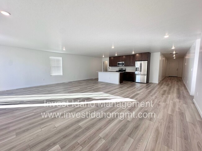 Foto del edificio - Rent special! Brand new 3 bedroom home ava...