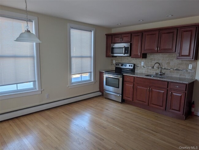 Building Photo - 21 Oakland Ave