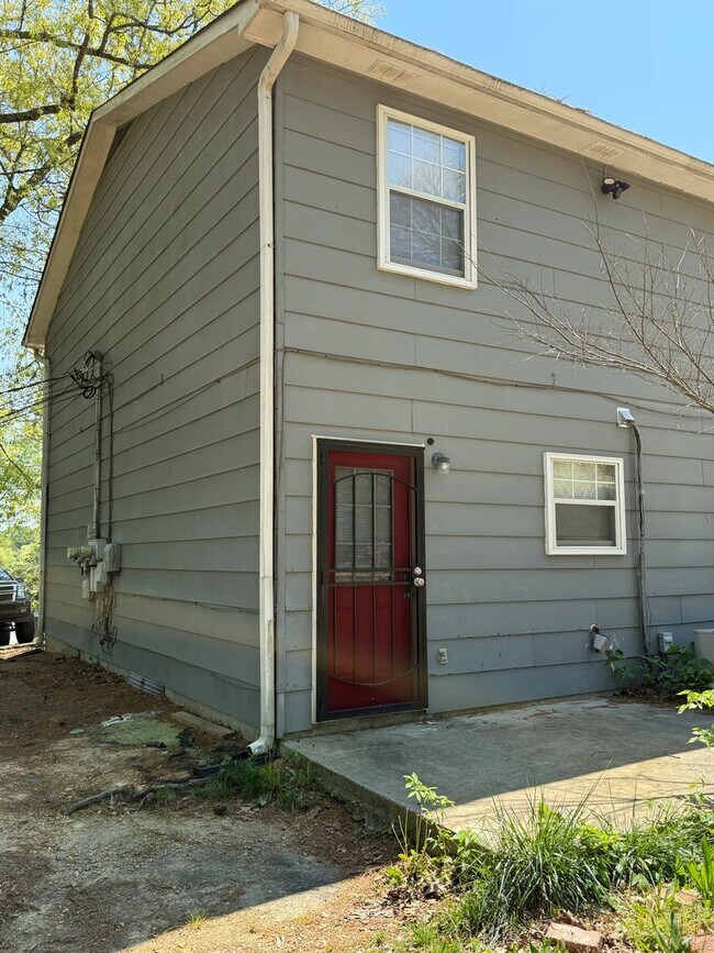 Foto del edificio - 413 Booth Rd