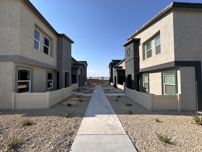 Foto del edificio - Brand New Townhome in Inspirada!