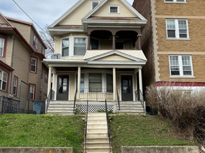 Building Photo - 389 Morris St