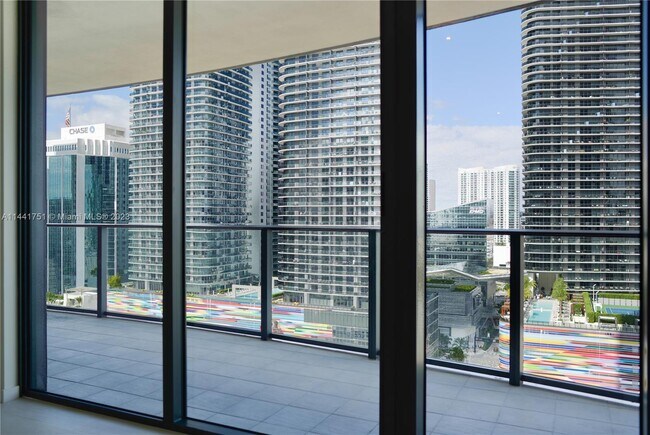 Building Photo - 1000 Brickell Plaza