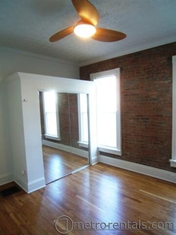 Foto del edificio - 111 E Blenkner St