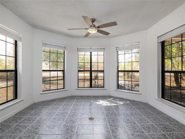 Foto del edificio - 148 Discovery Ln