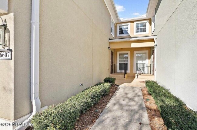 Foto del edificio - 6607 White Blossom Ct