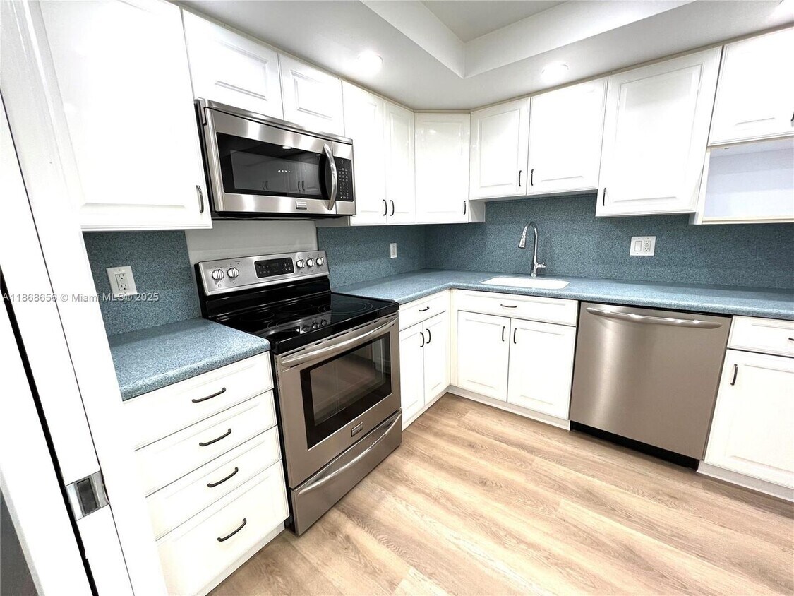 Foto principal - 4009 N Cypress Dr