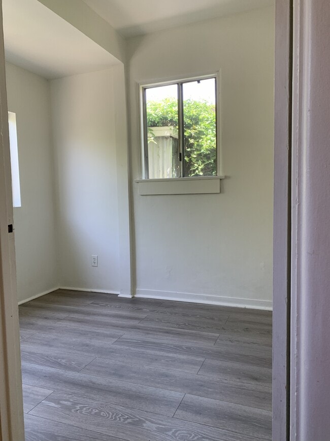Building Photo - 3847 Brunswick Ave