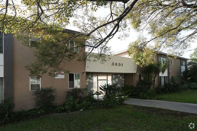 Foto del edificio - 3851 Keystone Ave
