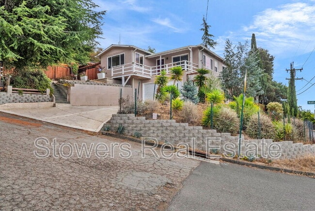 Photo - 25551 Maitland Dr House