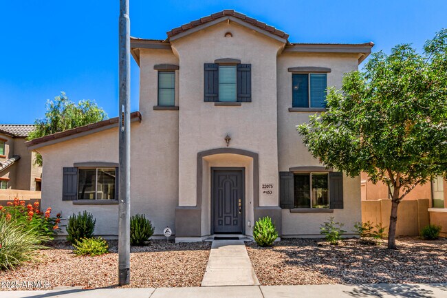 Foto del edificio - 22075 N 103rd Ln