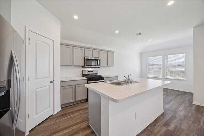 Foto del edificio - 24725 Mountain Tree Dr